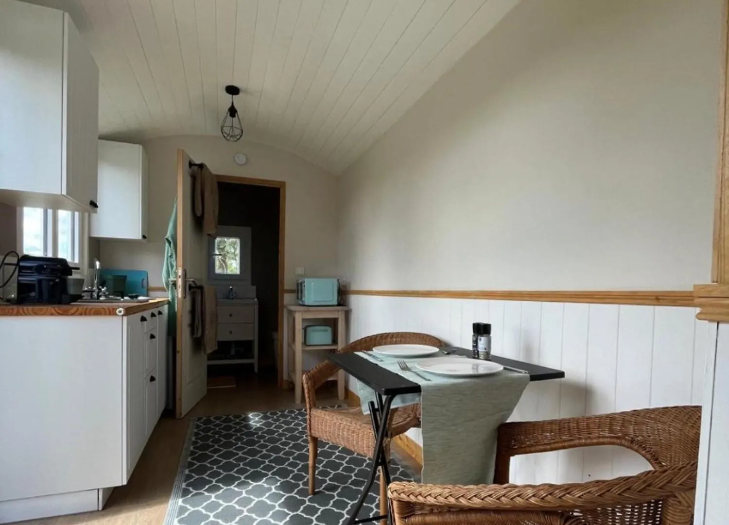 La Petite Maison Verte Plevin France